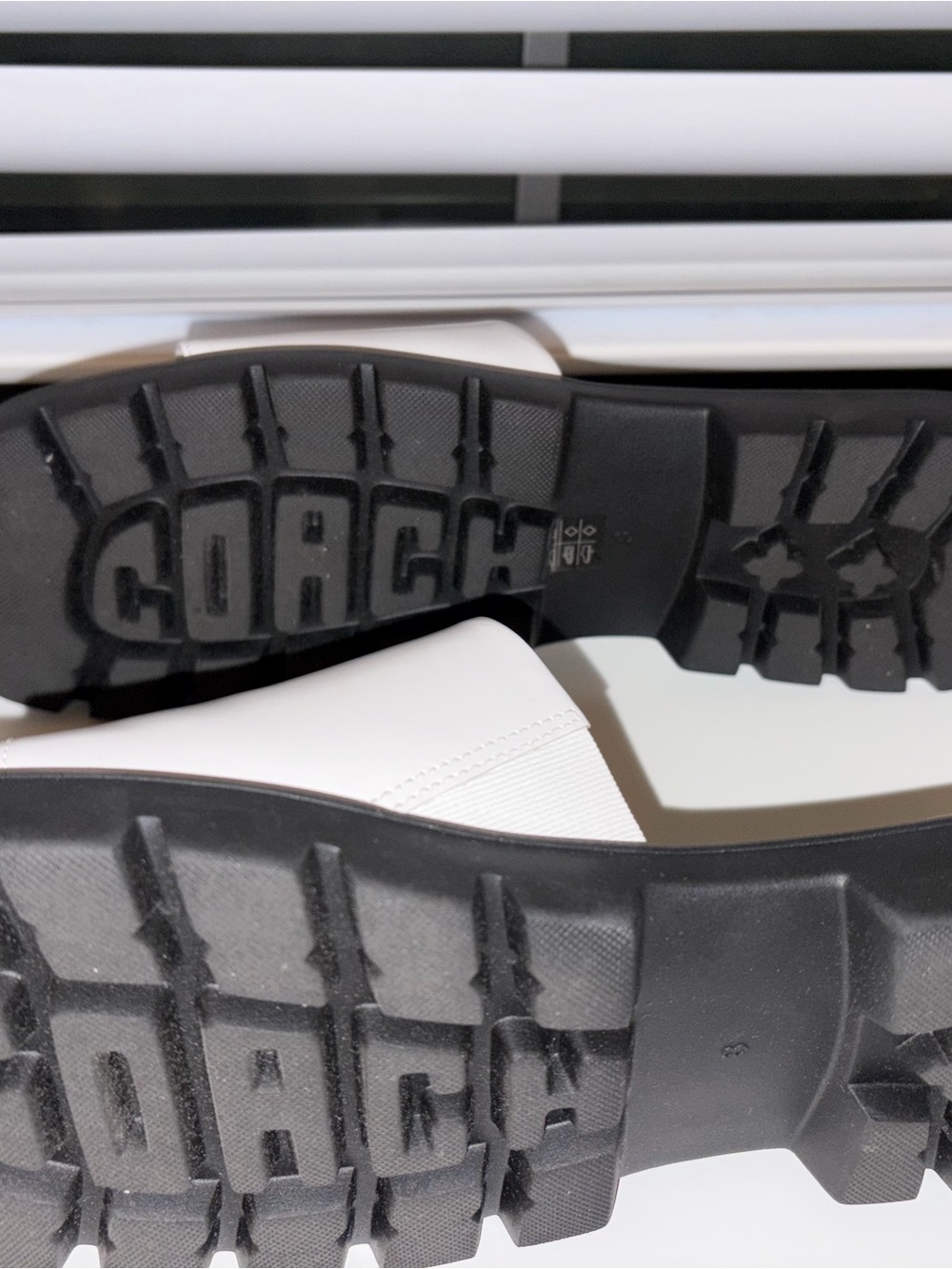 COACH Florence Lth Sandal - Picture 5 of 7